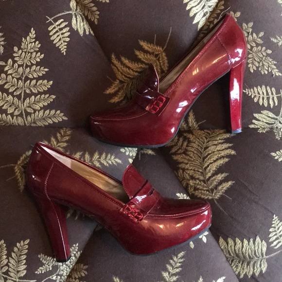 Me Too Lorre red patent leather loafer oxford heel - Picture 2 of 4